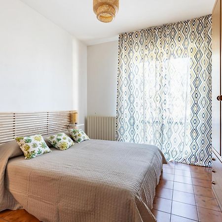 Comfy Apartment With Private Parking Near The Beach! Виареджо Экстерьер фото