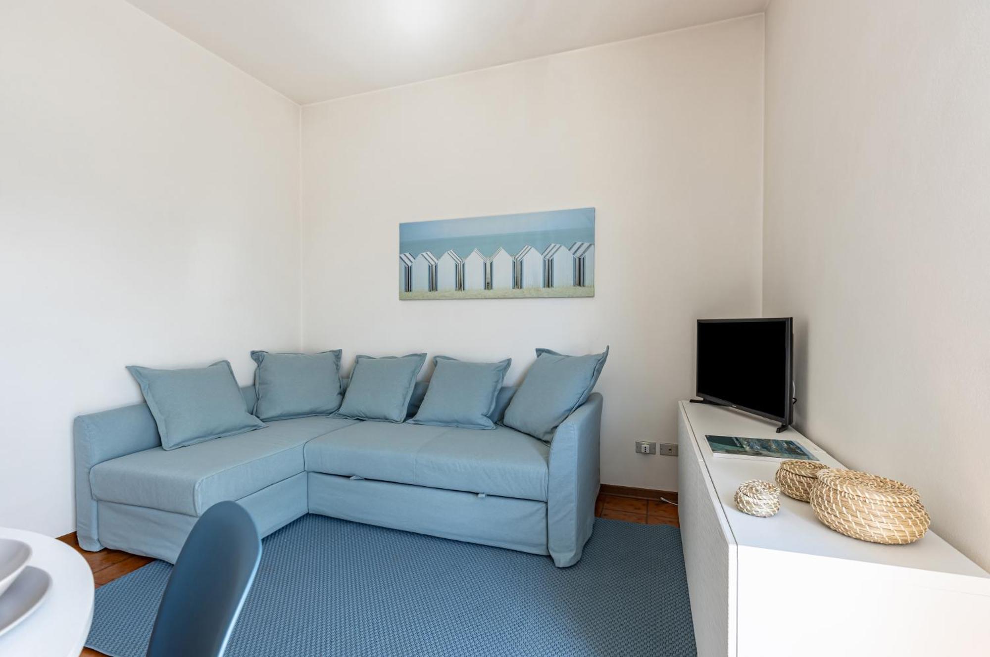 Comfy Apartment With Private Parking Near The Beach! Виареджо Экстерьер фото