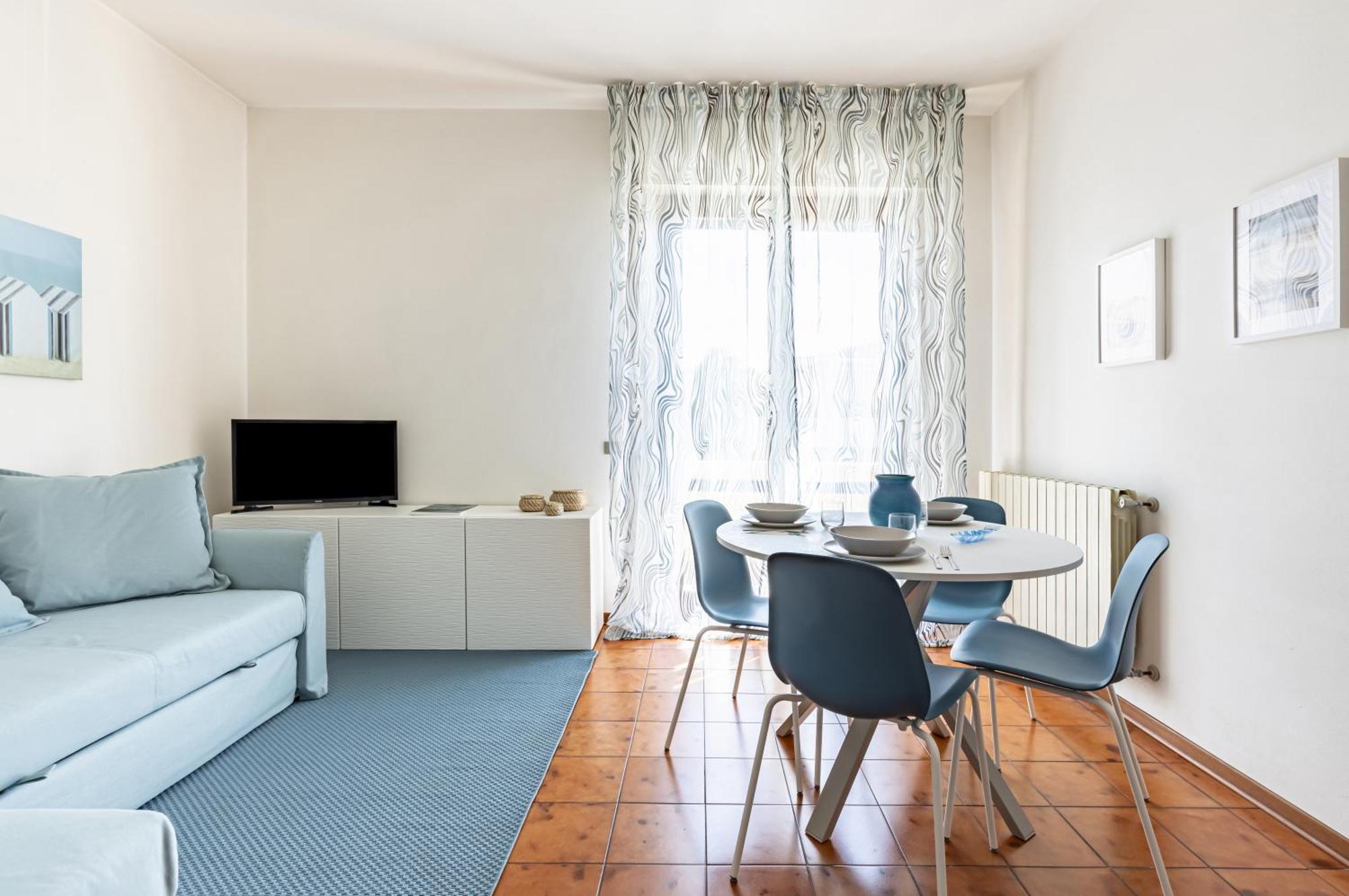 Comfy Apartment With Private Parking Near The Beach! Виареджо Экстерьер фото