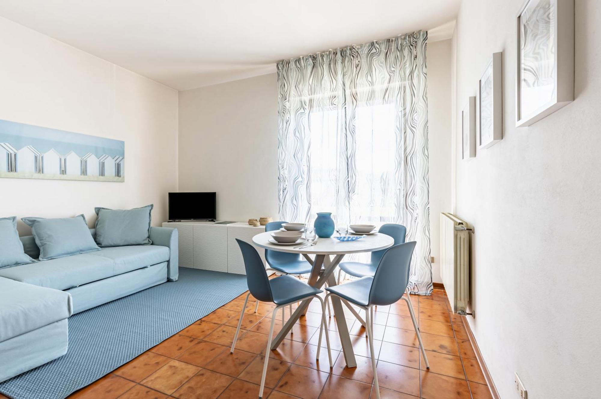 Comfy Apartment With Private Parking Near The Beach! Виареджо Экстерьер фото