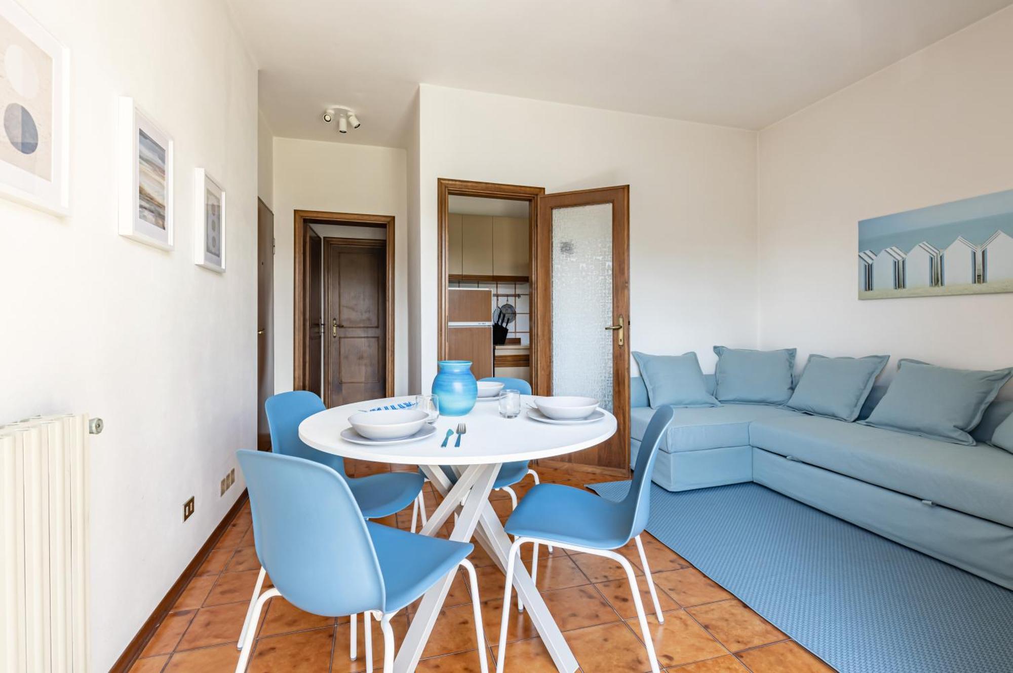 Comfy Apartment With Private Parking Near The Beach! Виареджо Экстерьер фото