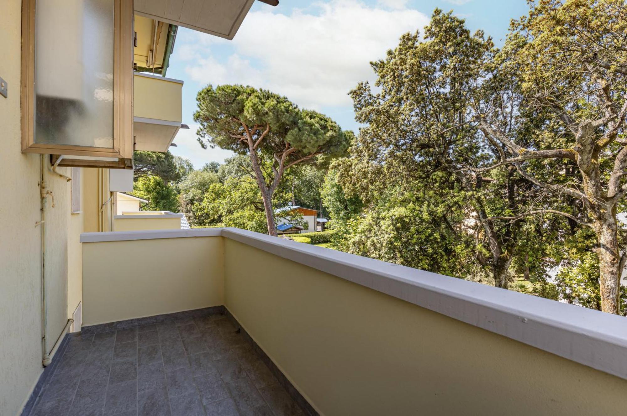 Comfy Apartment With Private Parking Near The Beach! Виареджо Экстерьер фото